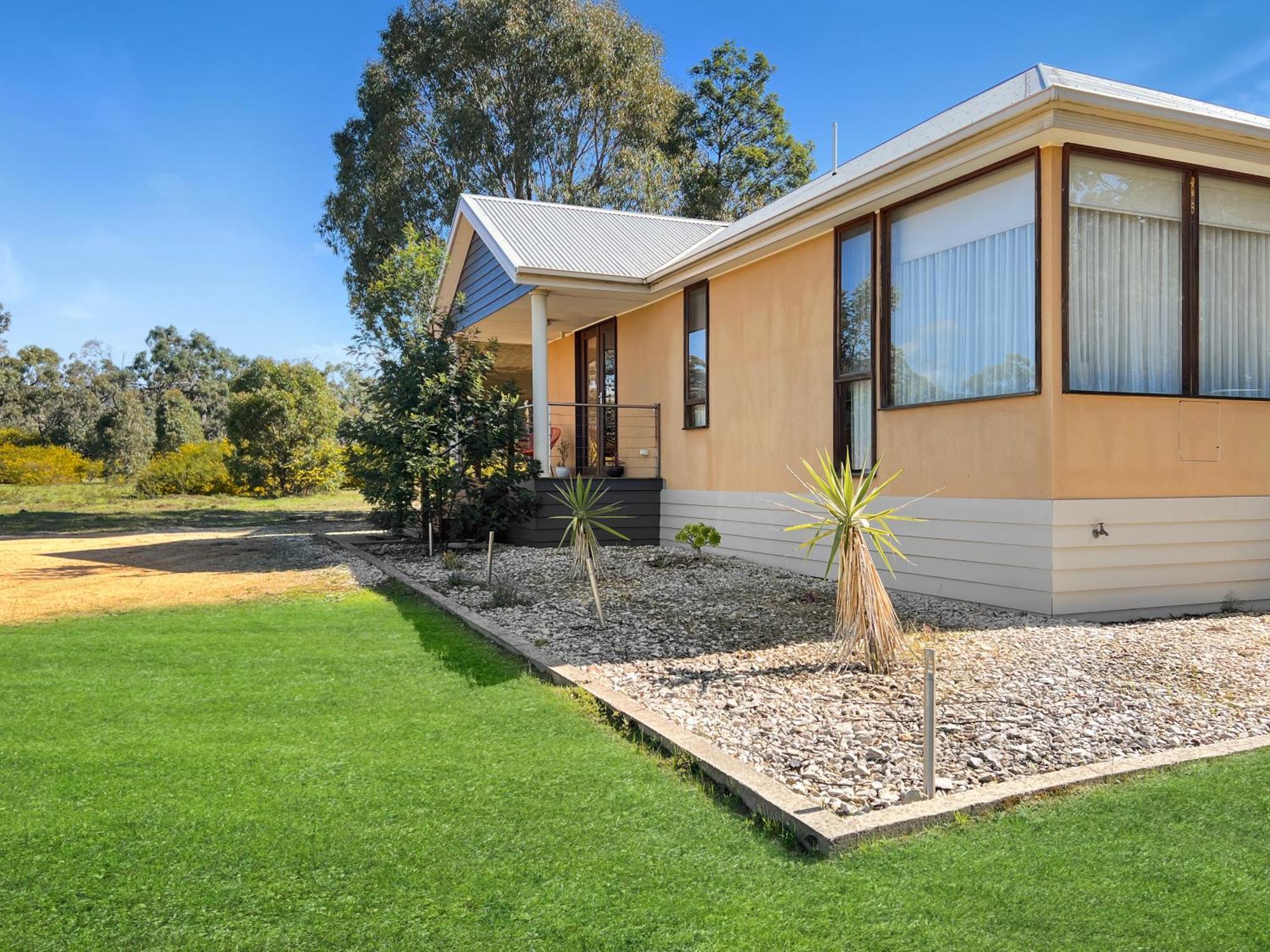 Aurora Cottages Bush Retreat Pomonal Bagian luar foto
