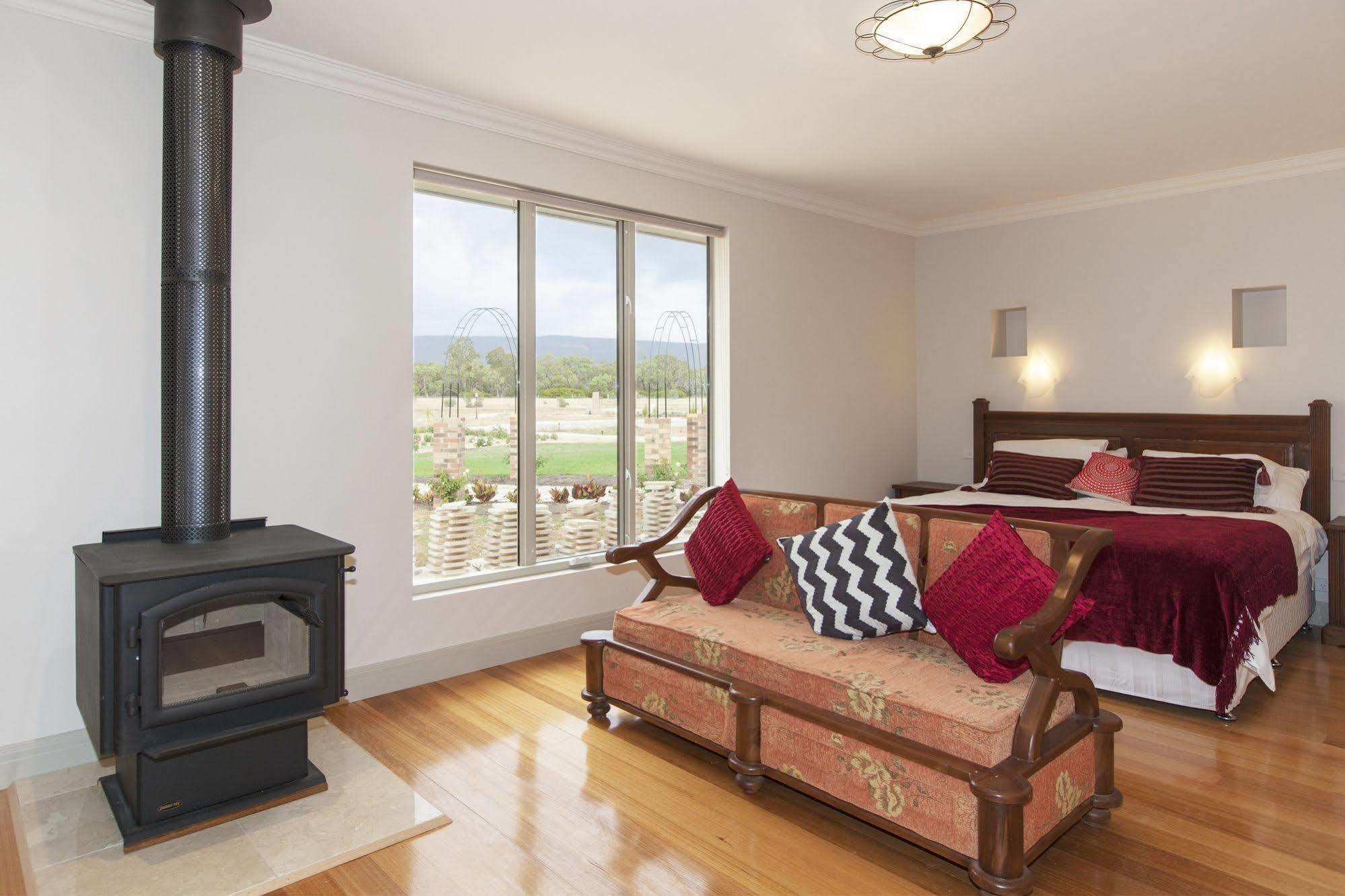 Aurora Cottages Bush Retreat Pomonal Bagian luar foto