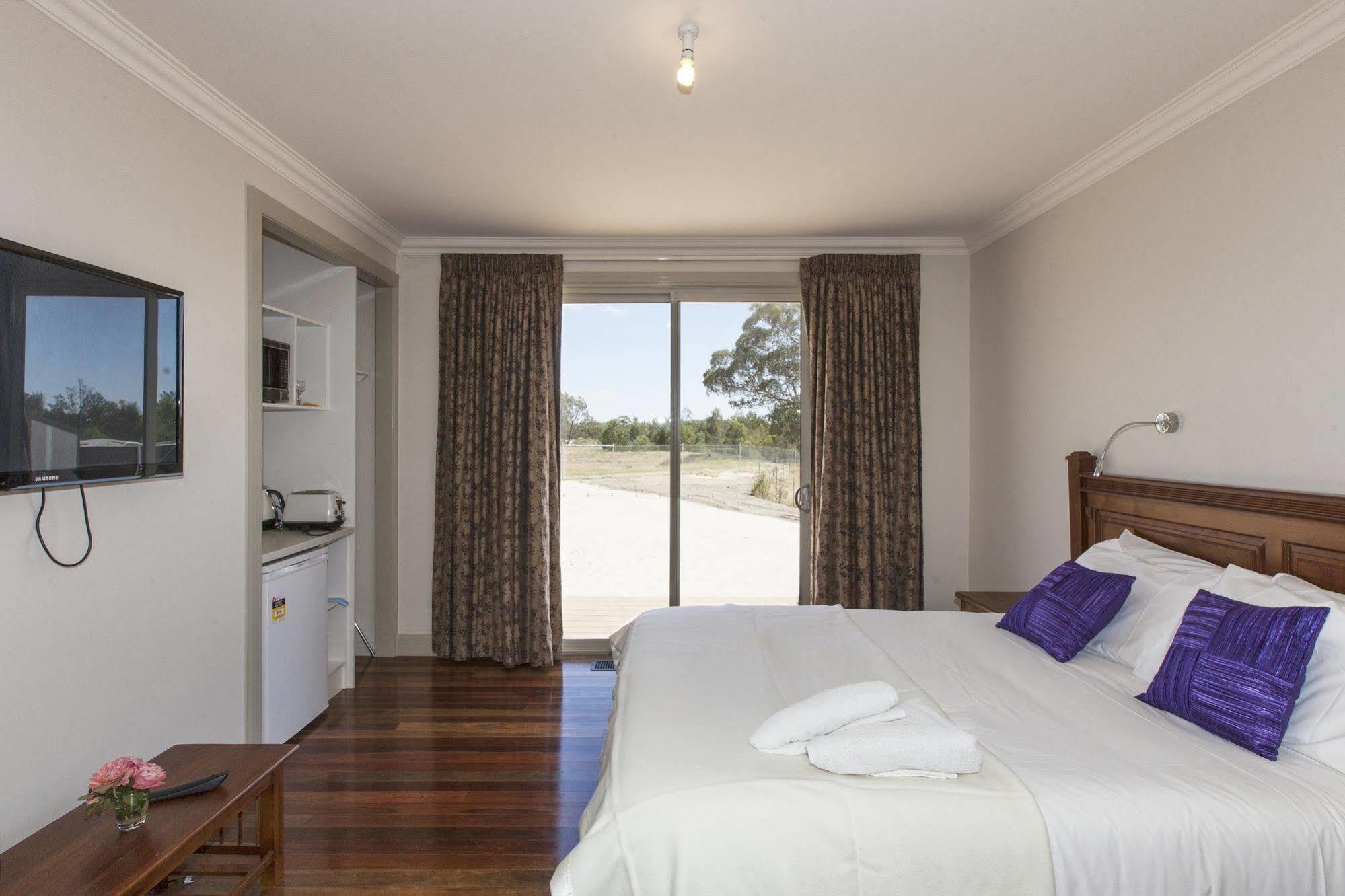 Aurora Cottages Bush Retreat Pomonal Bagian luar foto