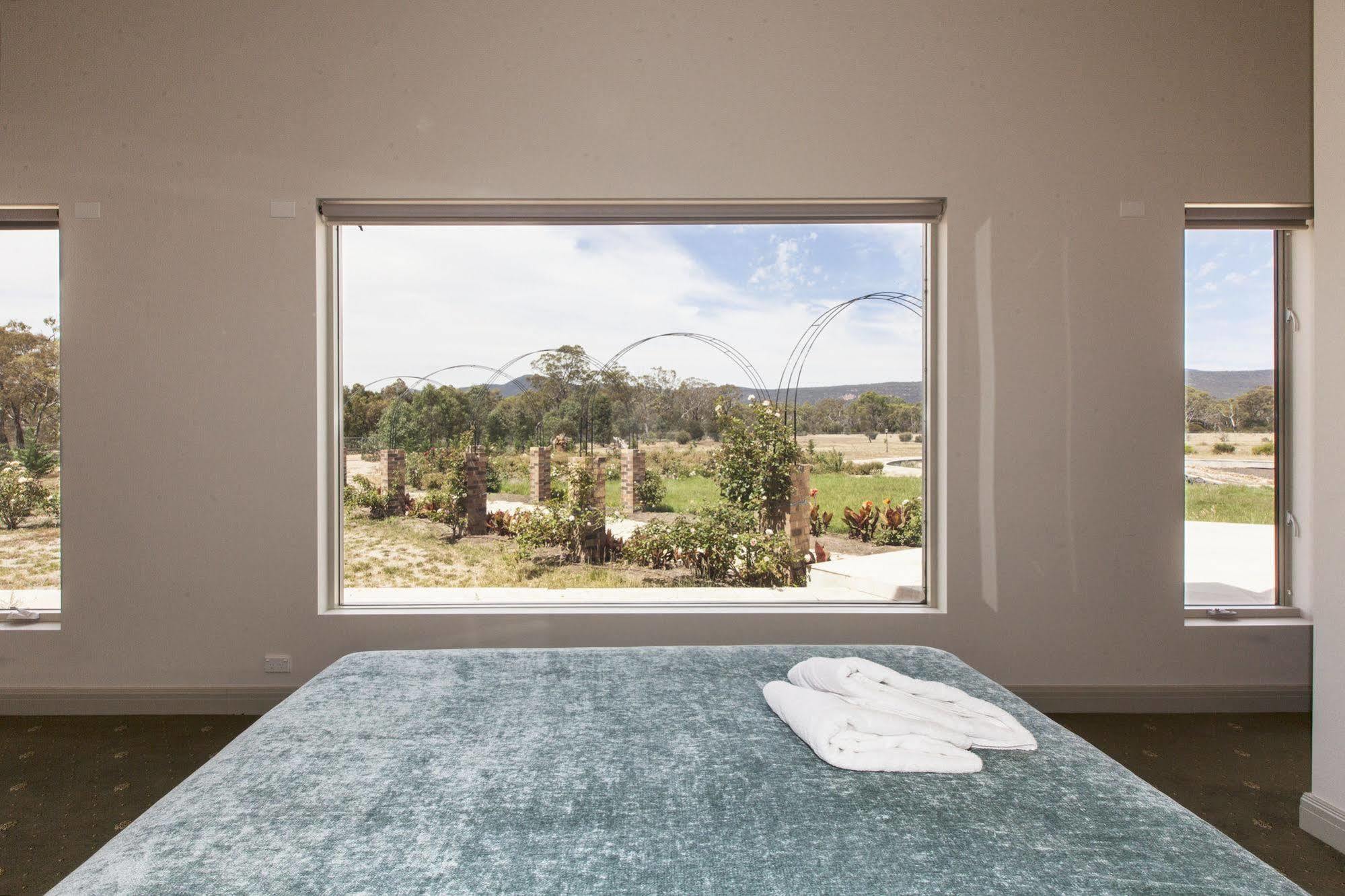 Aurora Cottages Bush Retreat Pomonal Bagian luar foto