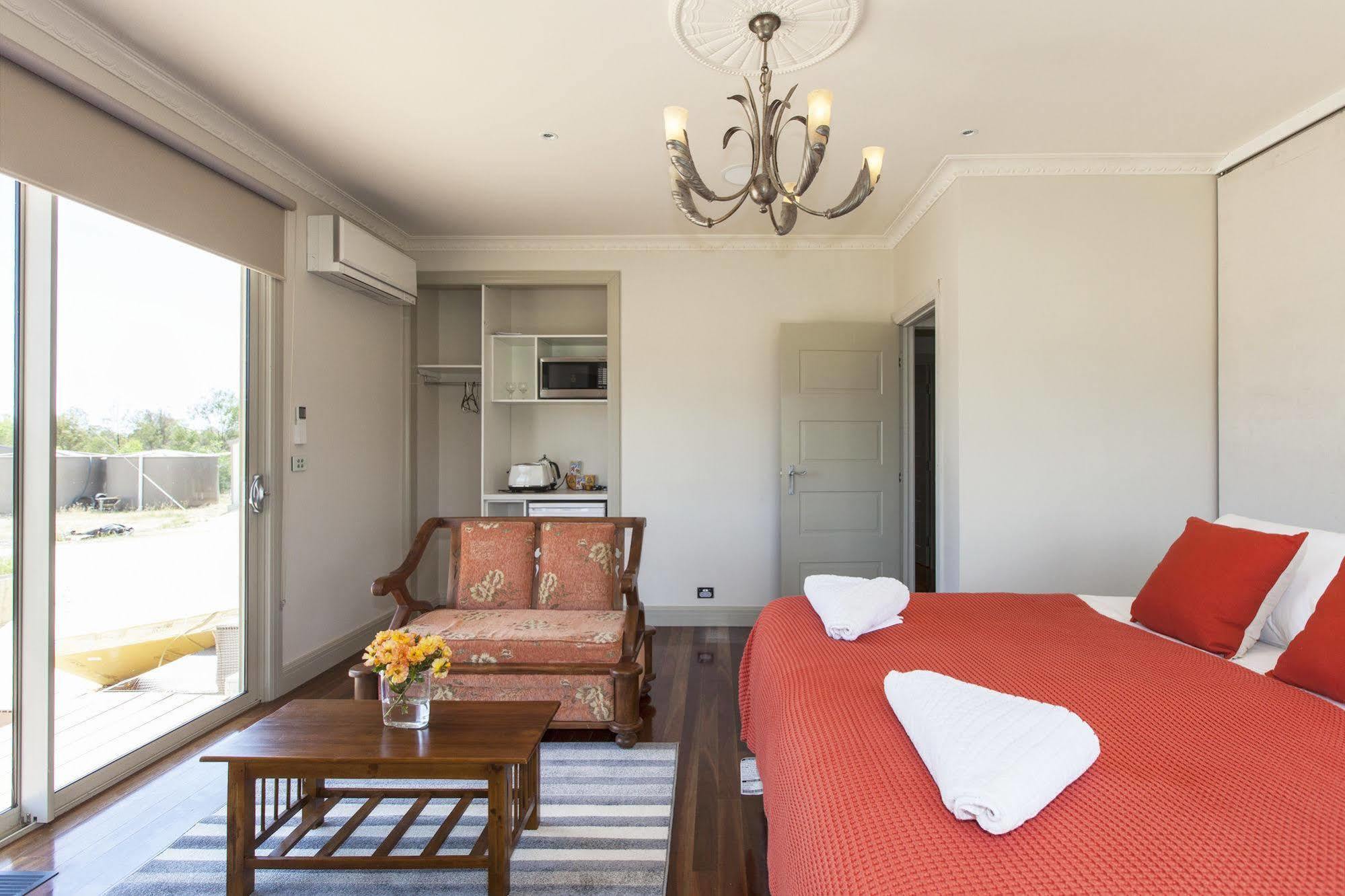 Aurora Cottages Bush Retreat Pomonal Bagian luar foto